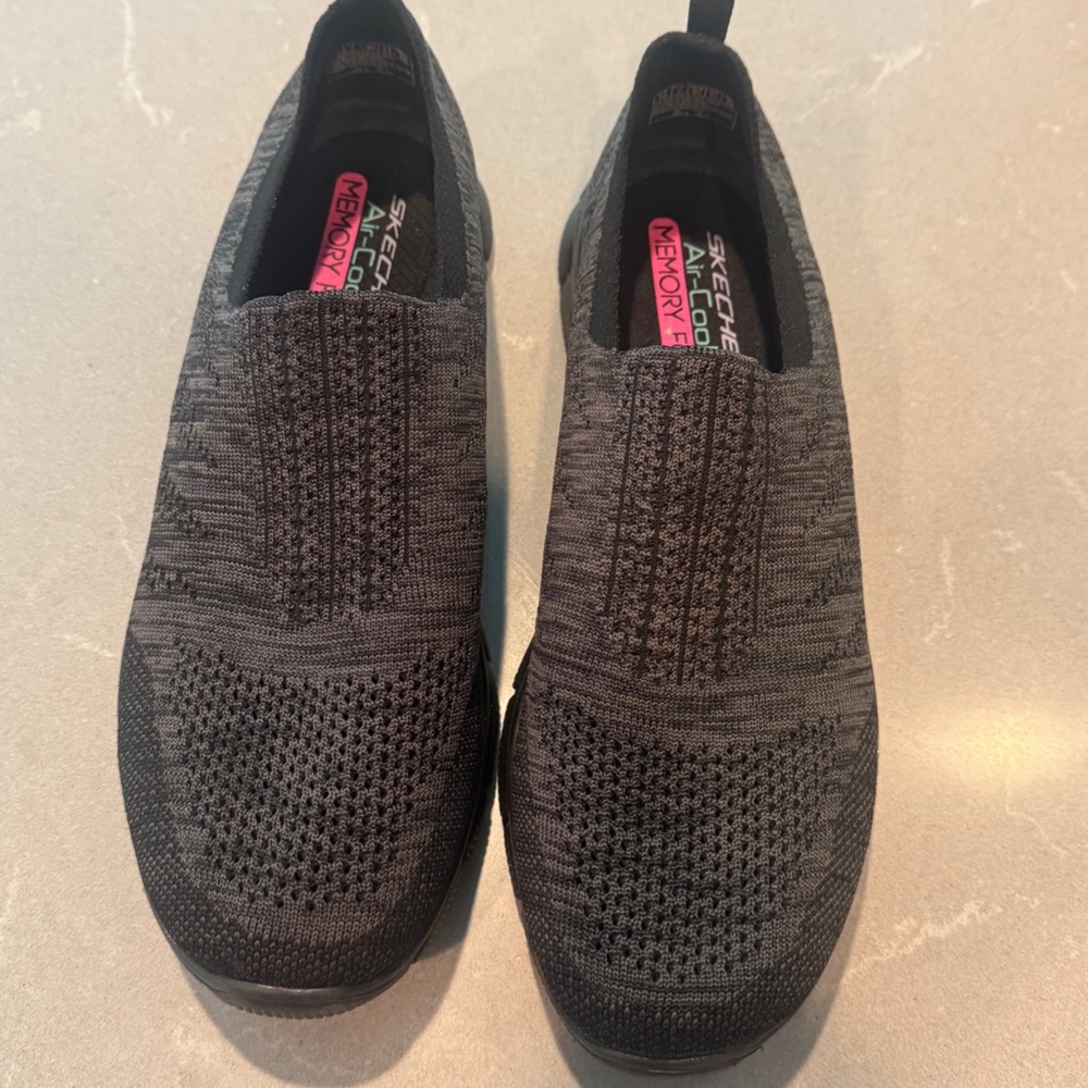 Women’s Sketchers Air-Cool Memory Foam Slip-on Sneakers - Size 10 - Black - New